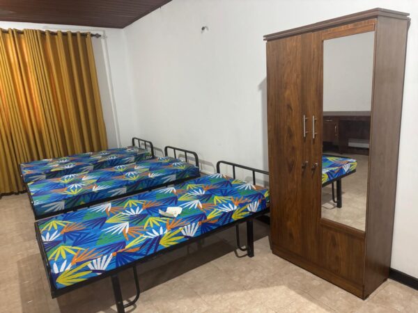 Room 4 - Image 3