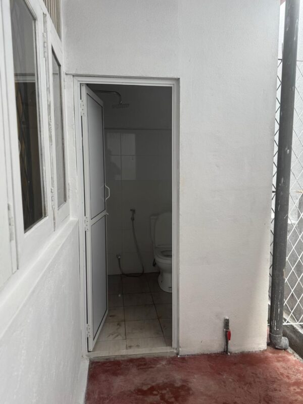 Room 1 - Image 6